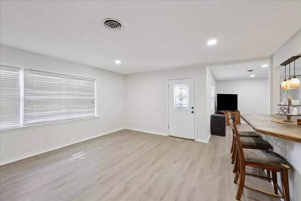 616 N 28th ST, Nederland, TX 77627