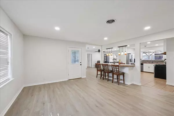 616 N 28th ST, Nederland, TX 77627