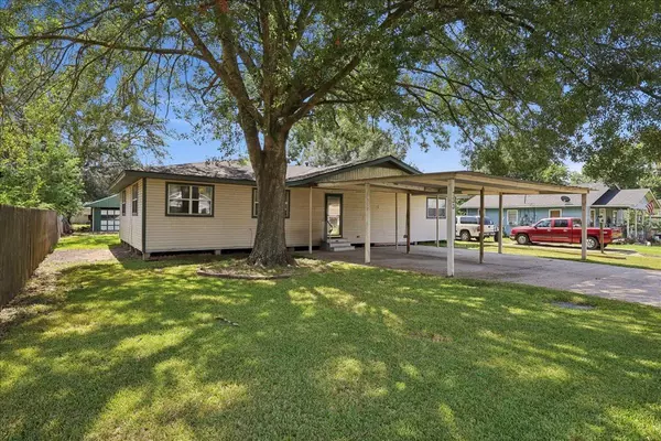 133 6th AVE, Nederland, TX 77627