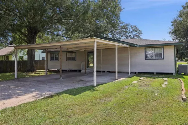 133 6th AVE, Nederland, TX 77627