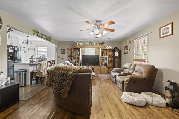 9210 Baker RD, Beaumont, TX 77707