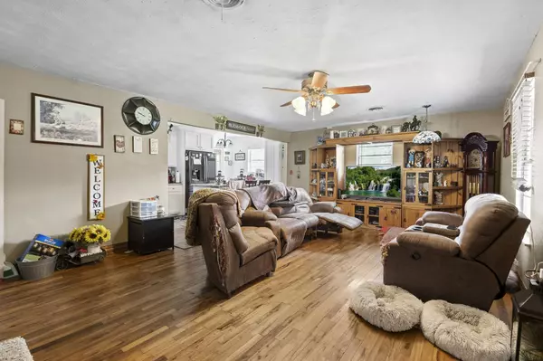 9210 Baker RD, Beaumont, TX 77707