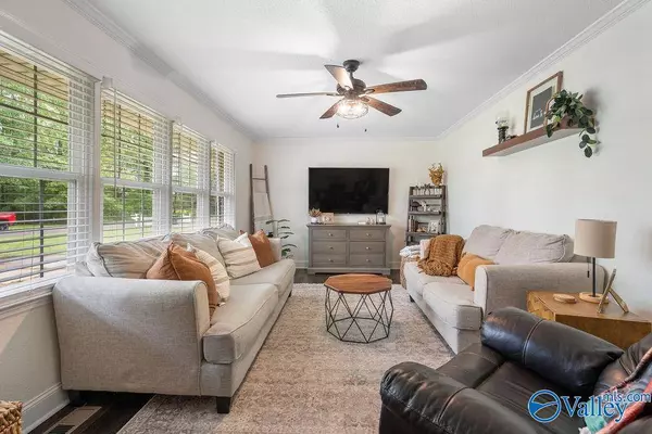 322 Woodall Lane, Scottsboro, AL 35768