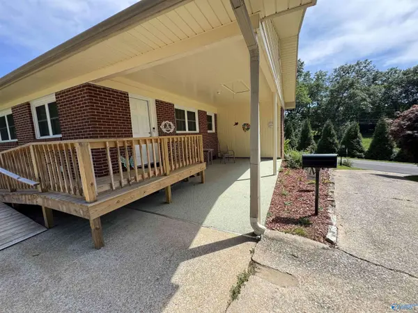 137 Winn Road, Scottsboro, AL 35769