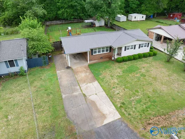 322 Woodall Lane, Scottsboro, AL 35768