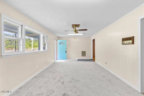 132 Swimming Pool RD, Hampton, TN 37658