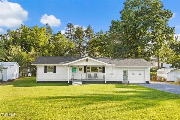 132 Swimming Pool RD, Hampton, TN 37658
