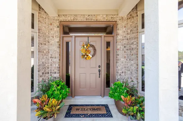 1384 Courtyard Pl, Centerville, OH 45458