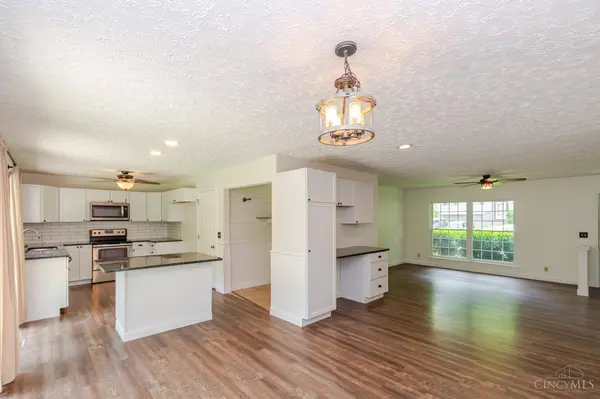 20 Timberwood Trl, Springboro, OH 45066