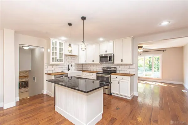 500 Whispering Pines Street, Springboro, OH 45066