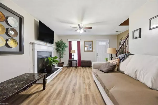 7 Thomas Nelson DR #Dr, Hampton, VA 23665