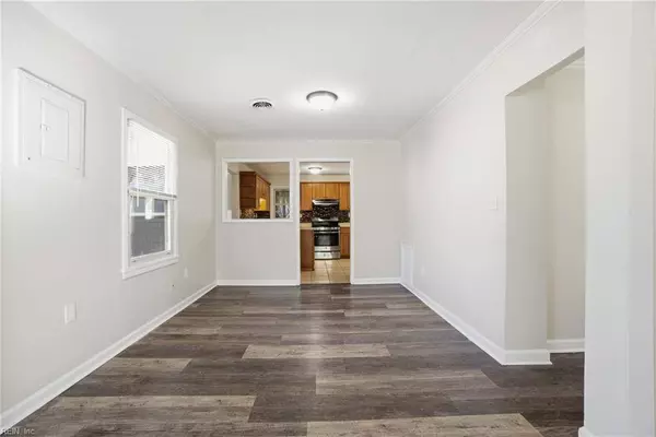 2412 Youngman RD, Chesapeake, VA 23323