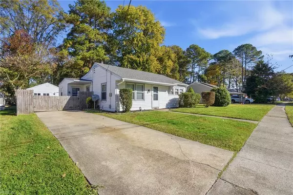 2412 Youngman RD, Chesapeake, VA 23323