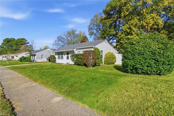 2412 Youngman RD, Chesapeake, VA 23323