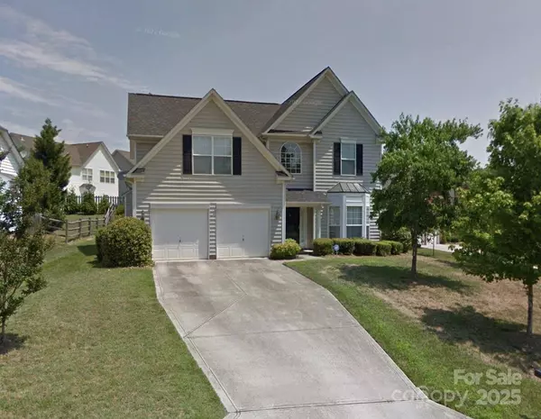 8833 Cavonnier LN, Charlotte, NC 28216