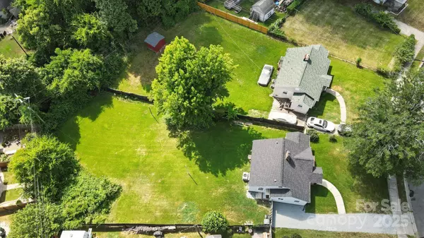 2437 Remount RD, Charlotte, NC 28208