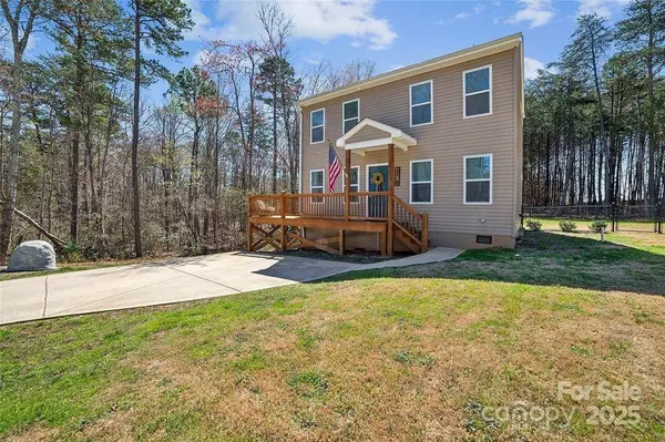 7718 Sarah DR, Denver, NC 28037