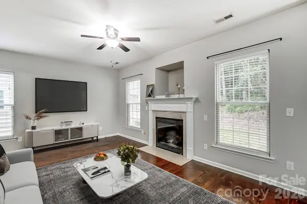 4914 Sunset Ridge CT, Charlotte, NC 28269