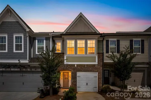 1407 Crest Creek CT, Clover, SC 29710