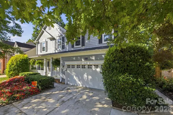 9014 Pickering Grove LN, Charlotte, NC 28216