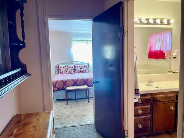 12840 10th Avenue, Hanford, CA 93230