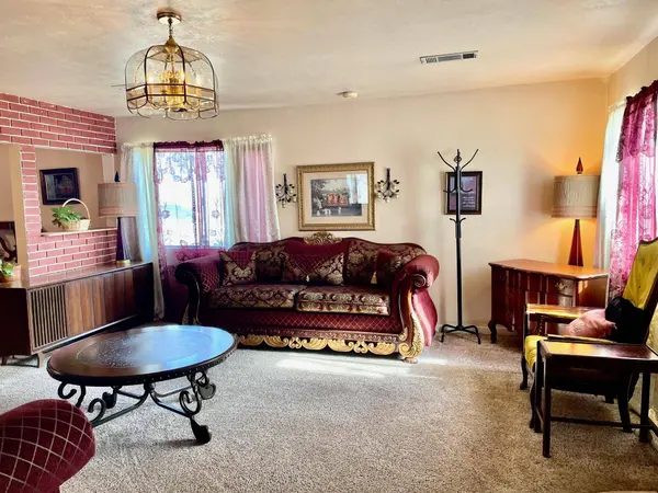12840 10th Avenue, Hanford, CA 93230