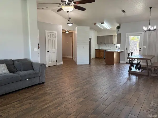 169 Devon DR, Lemoore, CA 93245