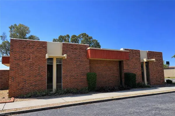 3900 Broadway, Fort Myers, FL 33901