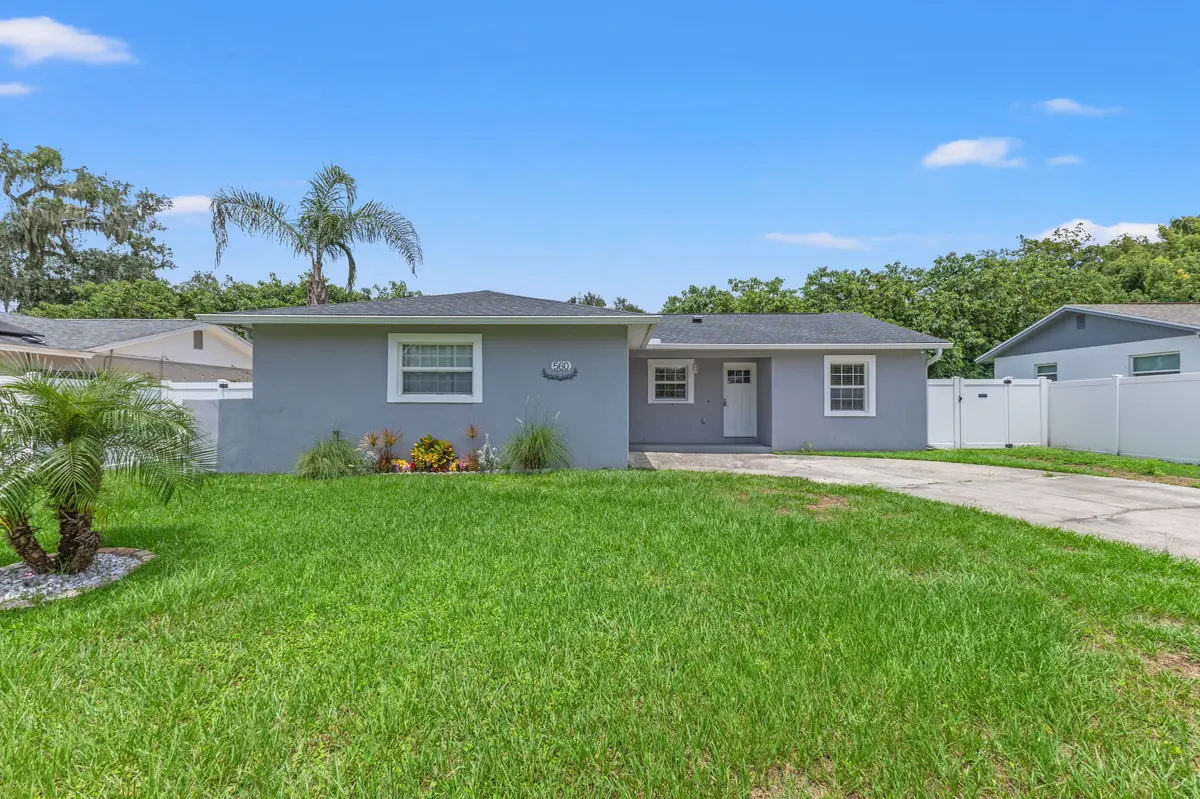 560 Robin Hill Cir, Brandon, FL 33510-3319