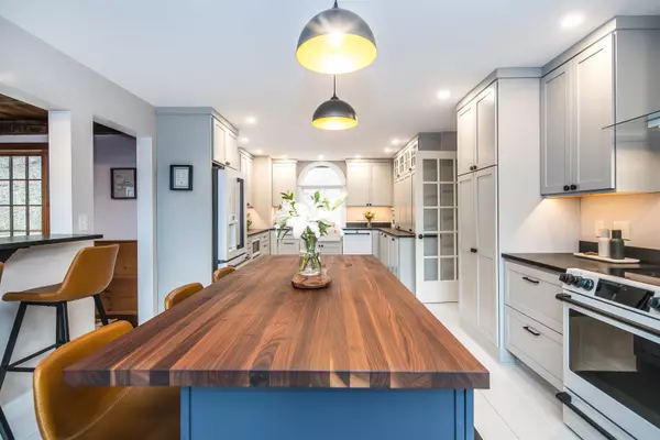 160 Spruce Knob RD, Middletown Springs, VT 05757