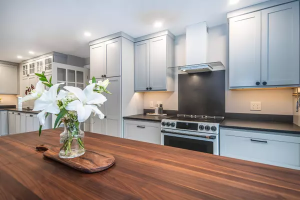 160 Spruce Knob RD, Middletown Springs, VT 05757