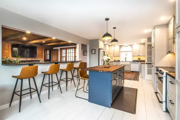 160 Spruce Knob RD, Middletown Springs, VT 05757