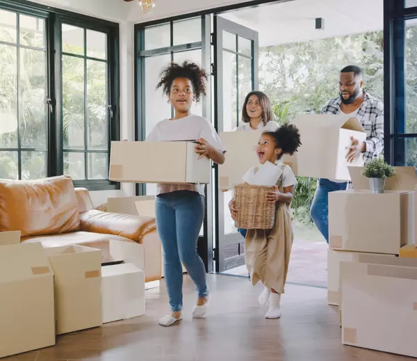 family-moving-in@2x