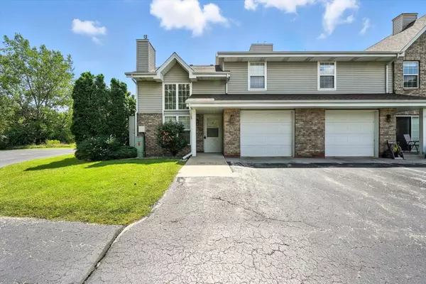 617 Westfield Way #G, Pewaukee, WI 53072