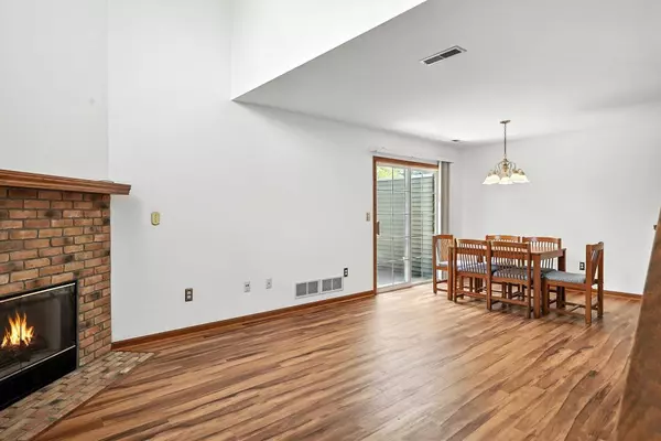 617 Westfield Way #G, Pewaukee, WI 53072