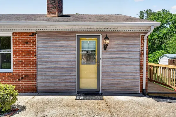201 Westbriar PL, Madison Heights, VA 24572
