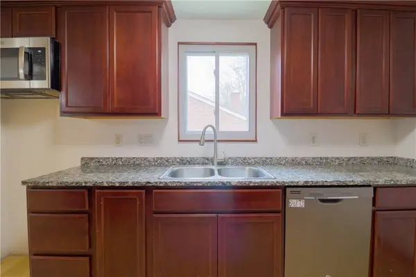 1282 Cook School Rd, Bridgeville, PA 15017