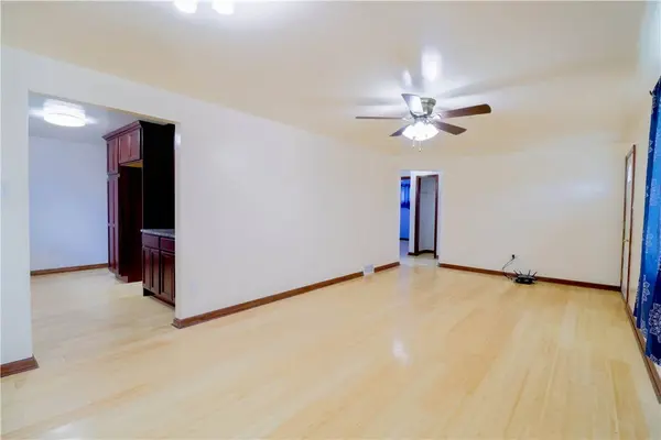 1282 Cook School Rd, Bridgeville, PA 15017