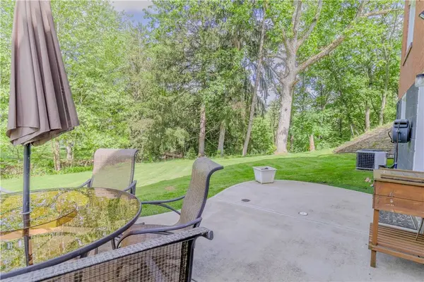 5125 Curry Rd, Baldwin Boro, PA 15236