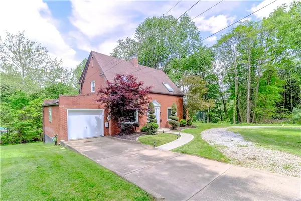 5125 Curry Rd, Baldwin Boro, PA 15236