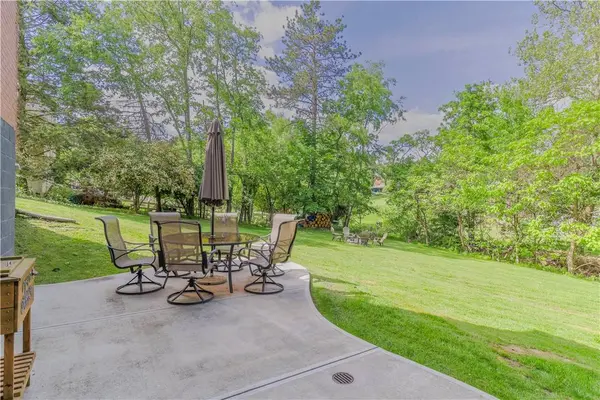 5125 Curry Rd, Baldwin Boro, PA 15236