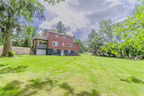 5125 Curry Rd, Baldwin Boro, PA 15236