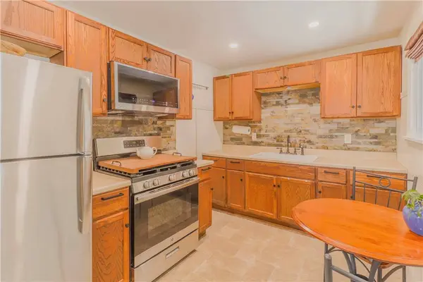 475 Ridgemont Dr, Banksville/westwood, PA 15220