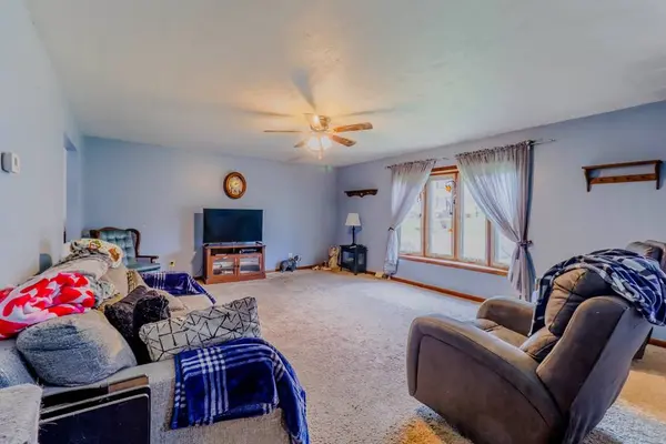 130 Spruce Dr, Wheeling, WV 26003