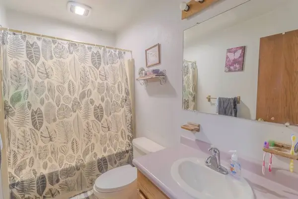 130 Spruce Dr, Wheeling, WV 26003