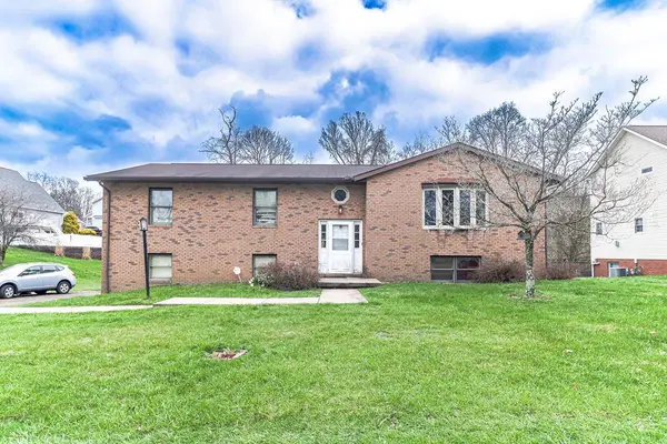 130 Spruce Dr, Wheeling, WV 26003