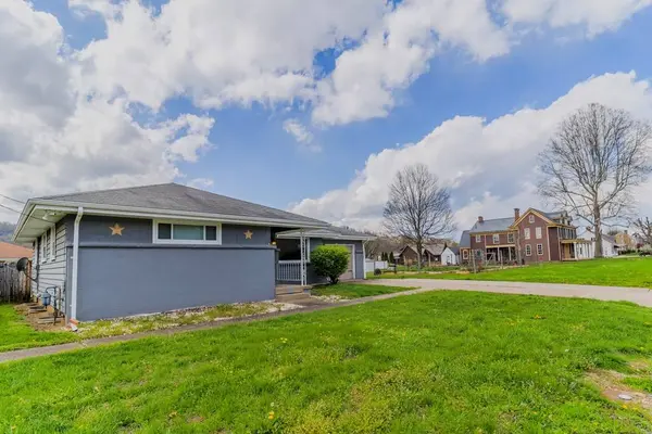 1205 Wheeling Avenue, Glen Dale, WV 26038
