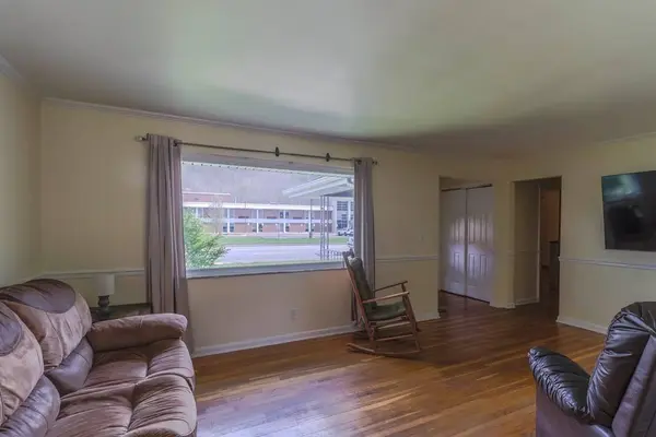 1205 Wheeling Avenue, Glen Dale, WV 26038