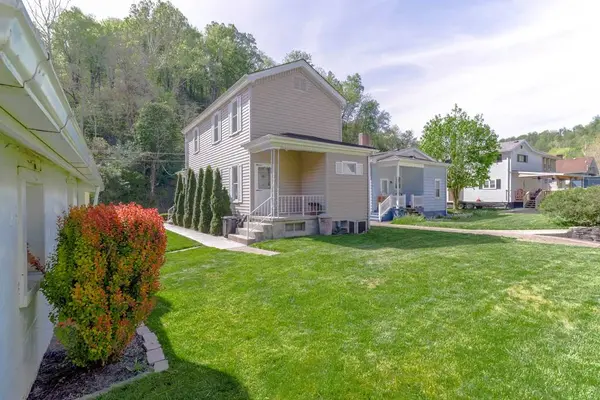 135 Roosevelt Ave, Benwood, WV 26031