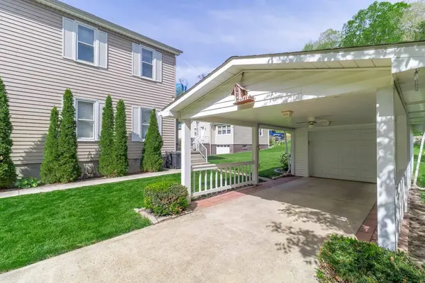 135 Roosevelt Ave, Benwood, WV 26031